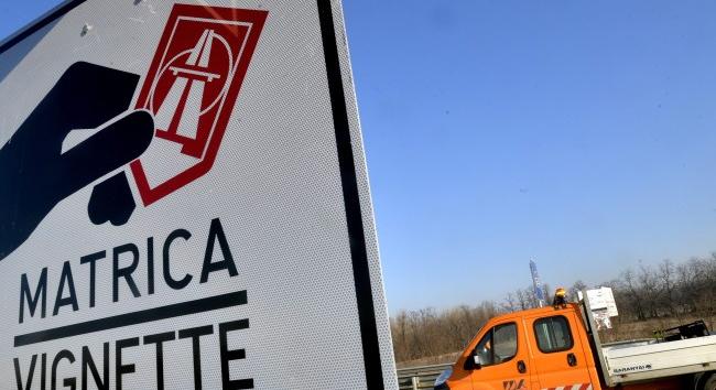 Január 31-én éjfélkor lejár a 2025-ös éves matricák érvényessége