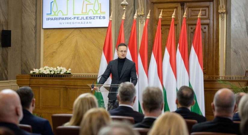 Szijjártó Péter óva intette az EU-s nagyköveteket a választási beavatkozástól