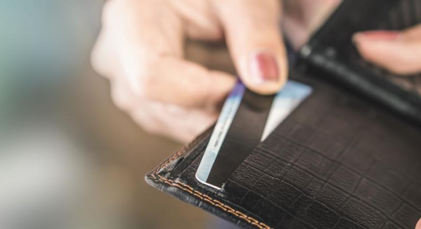 Ingyenes készpénzfelvételi nyilatkozat: így intézhető a bankoknál