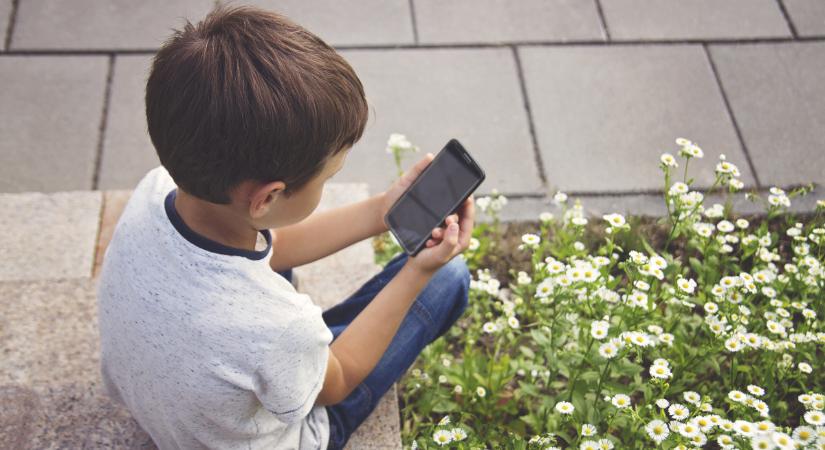 Szigorít a TikTok az európai kiskorúak ellenőrzésén