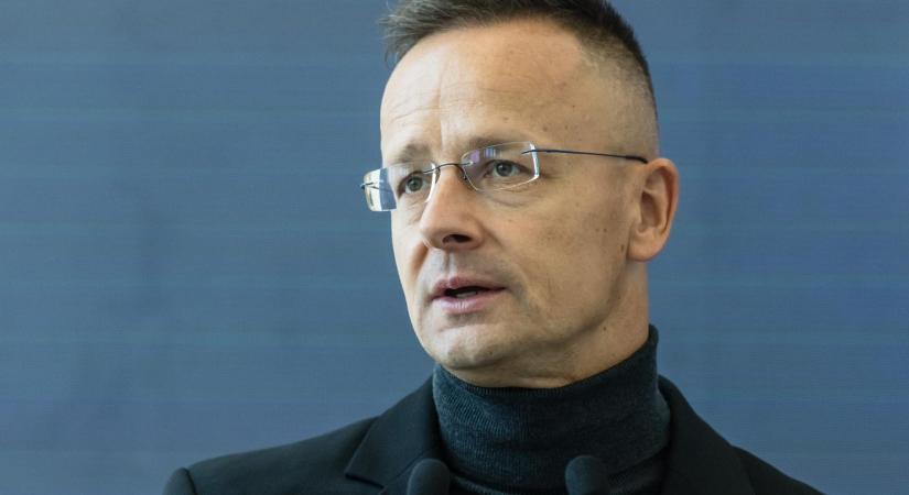 Szijjártó figyelmeztetett, itt nem lehet belebeszélni, beleokoskodni, belekommentelni, belekritizálnia magyar választási folyamatba