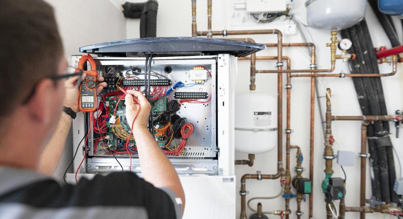 Adna az EU egy halom pénzt a zöldátállásra, de emelni kellene a gázárat. Van olyan kormány, amely ebbe belemegy?