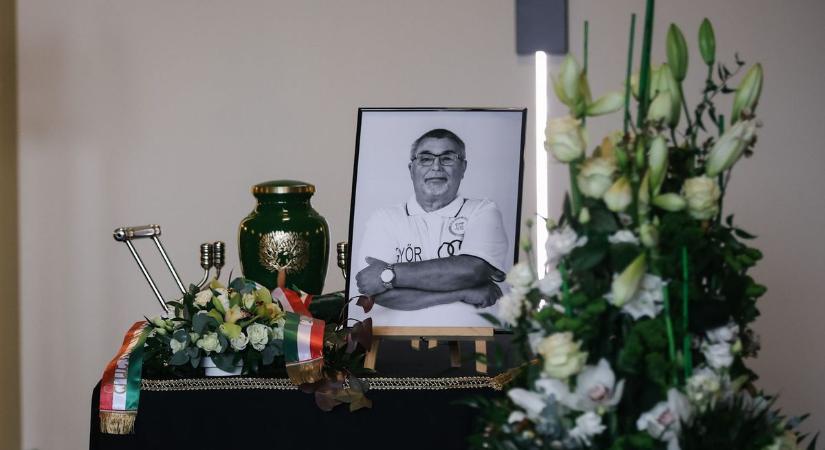 Százak búcsúztak a legendás edzőtől - galéria