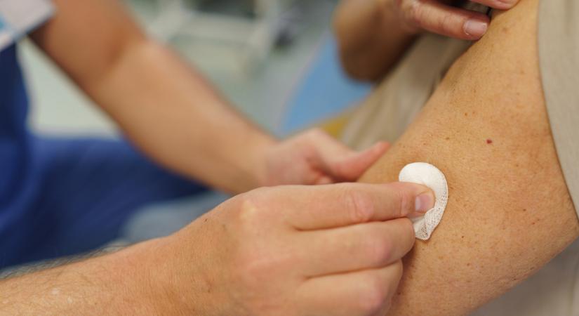 Tombol az influenzajárvány, már 17 beteget ápolnak intenzív osztályon