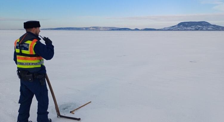 Balaton: már van, ahol szabad a jégre lépni – Íme a rendőrség tanácsai
