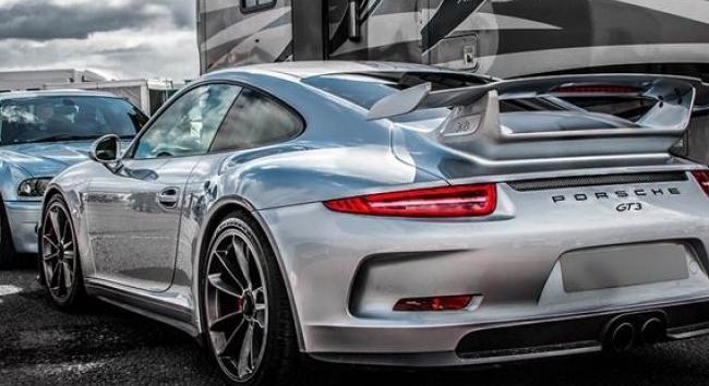 Már a kínaiak is kevesebb Porschet vesznek