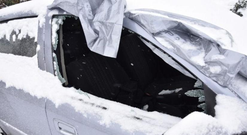 Ez a férfi hetekig fosztogatta Heves autóit – most a rendőrök kezei között van!