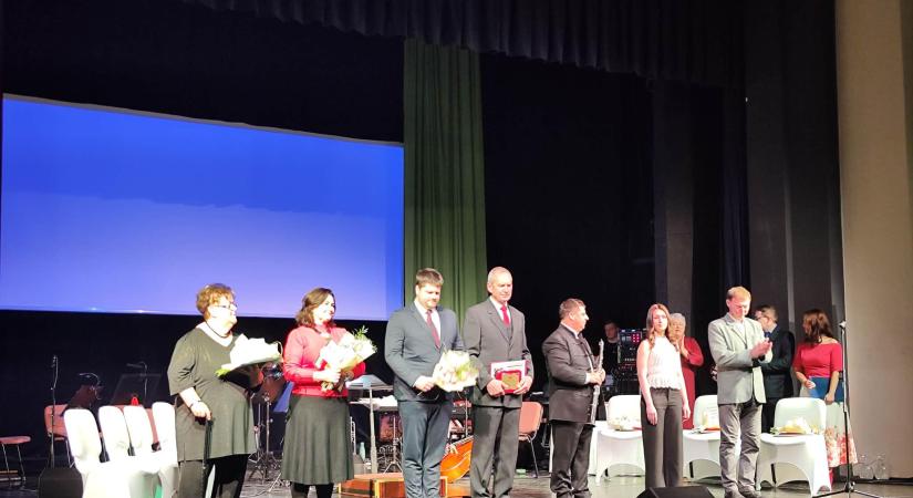 A magyar kultúra ünnepe Füleken – díjátadó és újévi operettgála egy estén