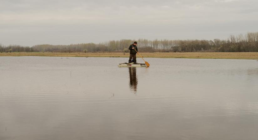 „Ha megjön a víz”: riportfilm készült Kiskunmajsa-Marispuszta önkéntes vízőrzőiről