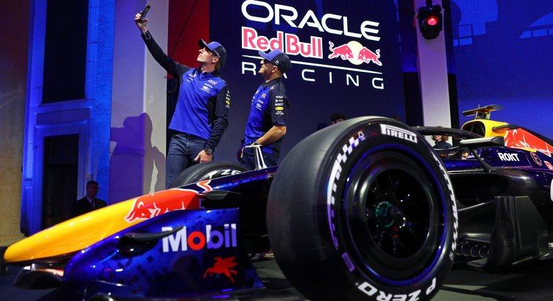 „Régóta kértem már ezt!” – Verstappennek bejön a Red Bull megújult festése