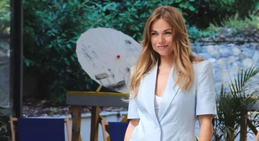 „Micsoda év volt…” – Cserpes Laura is felült a nosztalgiavonatra, Margot Robbie-ról is beszámolt