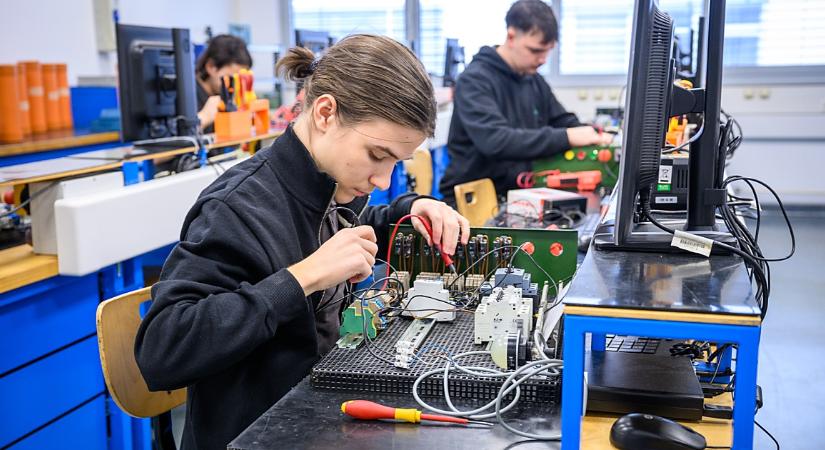 Nemcsak a jelen, a jövő elvárásainak is megfelel majd, aki ezt az új debreceni képzést választja – fotókkal