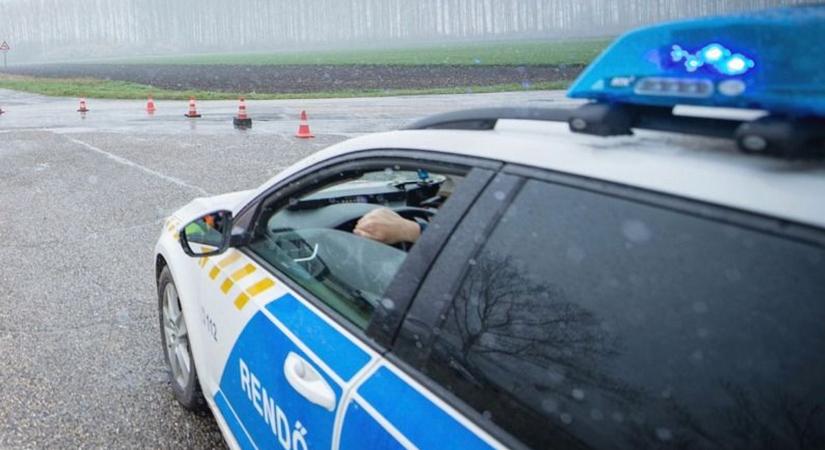 Baleset Vasban: Felborult egy autó, óvatosan, aki arra jár!