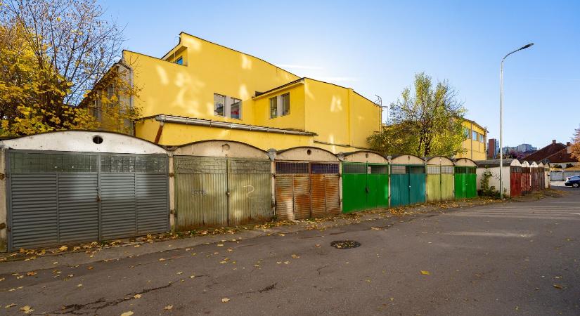 Fordulat garázsügyben Sepsiszentgyörgyön: csökkentik a garázsok haszonbérét