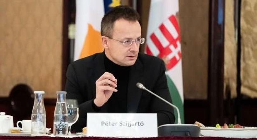 Szijjártó Péter vasököllel ábrándította ki Von der Leyent és brigádját: nem volt kec-mec