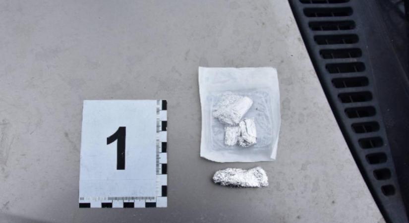 Kábítószeres sofőrhöz riasztották a mentőket Debrecenben