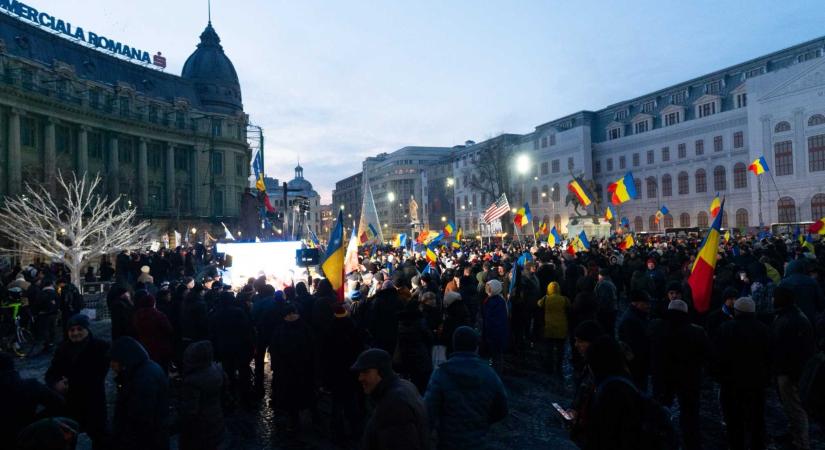 Megbírságolták a „Mars Moszkvába!” feliratot kivetítő motorost (VIDEÓ)