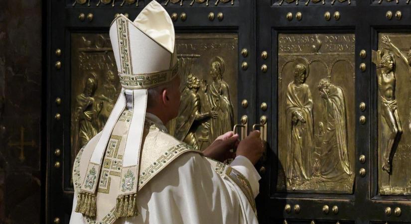 Ritka pillanat: befalazták világ egyik leghíresebb kapuját