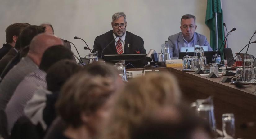 Nincs helye az erőszaknak a kampányban! – Rendkívüli ülést tartott a képviselő-testület