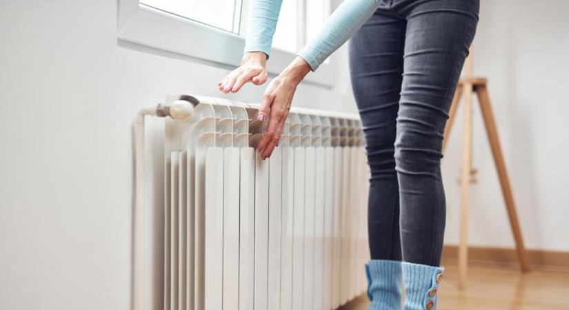 Hasznos alufólia-trükk, hogy melegebb maradjon a szobában