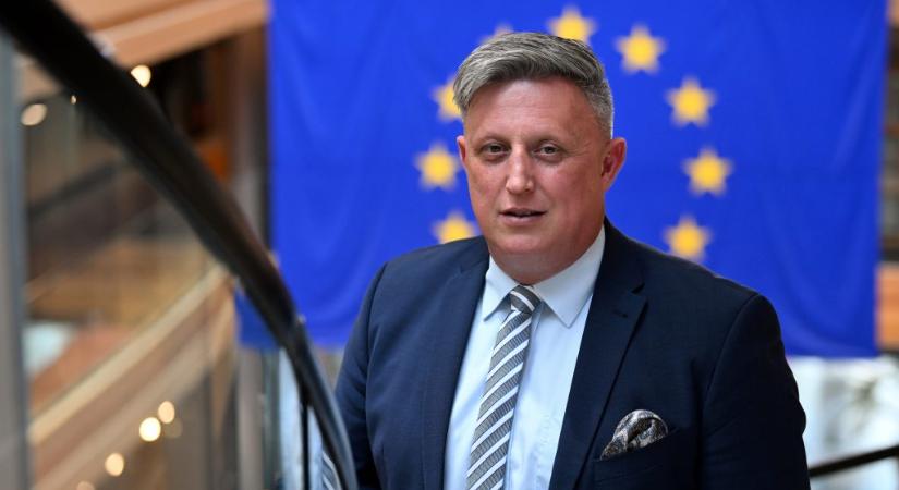 Nem emel vádat az ügyészség a nőverő Győrffy Balázs ellen, aki jóvátételt fizetne az orrcsonttörést szenvedő áldozatának