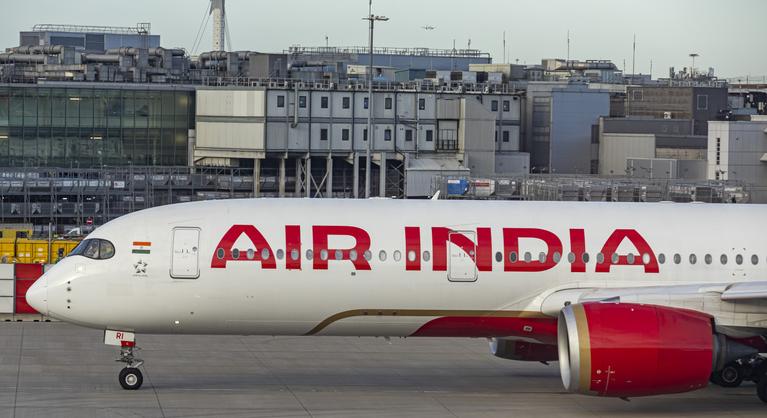 Beszippantott az Air India repülőgépének hajtóműve egy konténert, nyomozás indult