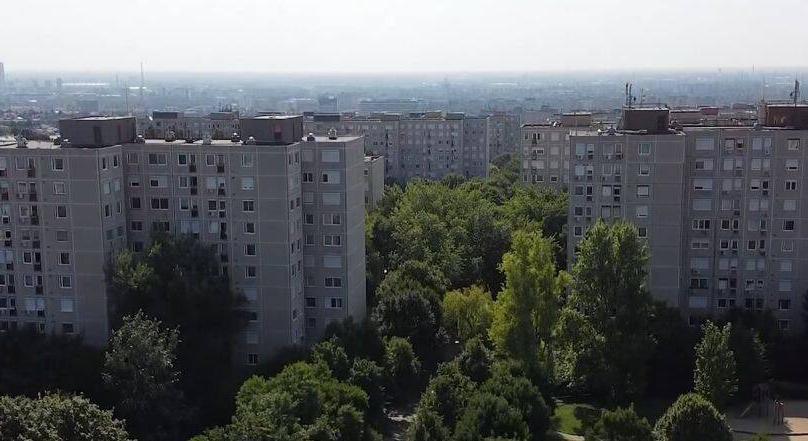 Lakótelep vs. lakópark – Intézményi és rekreációt szolgáló zöldfelületi elem ellátottság összehasonlítása