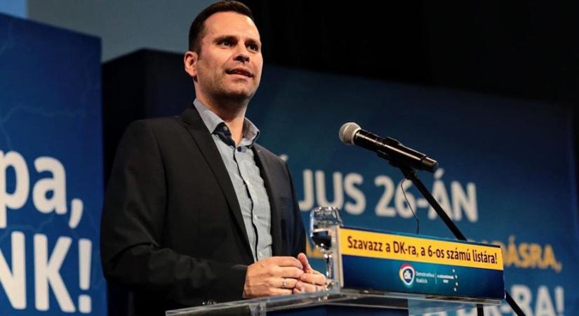 A választás kétesélyes, brutális Tisza-fölényről szó sincs – mérte a DK