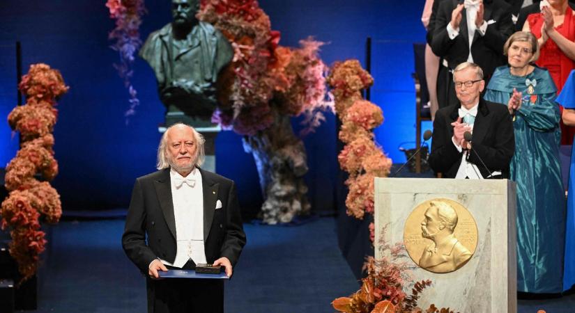 Gyulára került Krasznahorkai László Nobel-díjának másolata