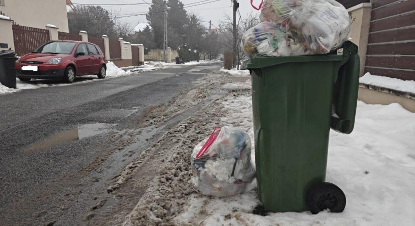 A sík, jól járható utcákból sem viszik el a szemetet Budapest több részén hetek óta