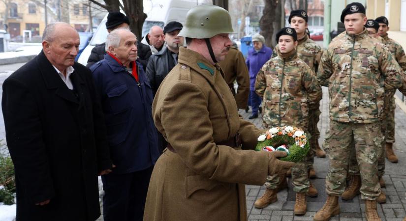 A hős, akinek a képét levetették a falról: 111 éve született vitéz Merész László