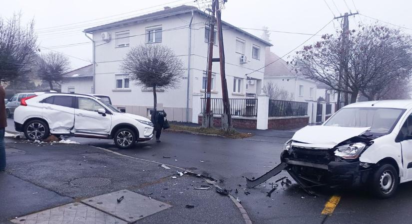 Újabb baleset történt, ezúttal Szombathelyen - fotók