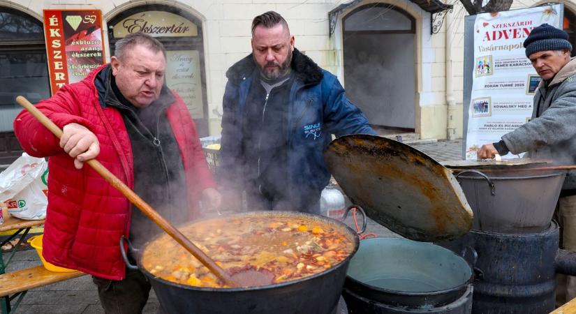 Évek óta segítenek: újra vadgulyást osztott a Szent György Lovagrend (fotók)