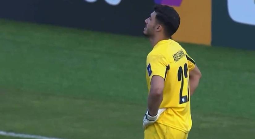 Örült a kivédett tizenegyesnek, de a labda visszapörgött a kapuba