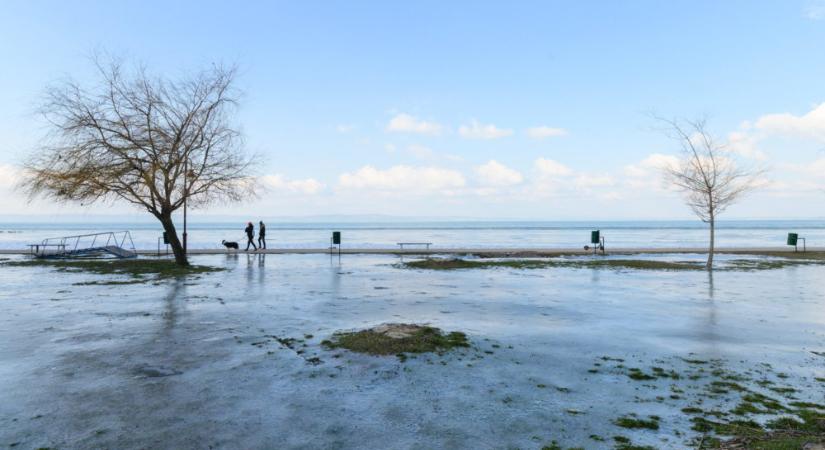 Rendőrség: a déli parton már biztonságos a Balaton jege