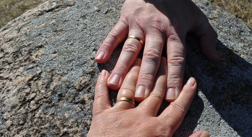 A szomszédban hadat üzennek a cigány kényszerházasságok világának