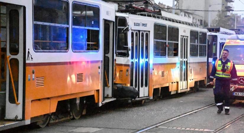 Elgázolt egy embert a villamos a budapesti Móricz Zsigmond körtéren