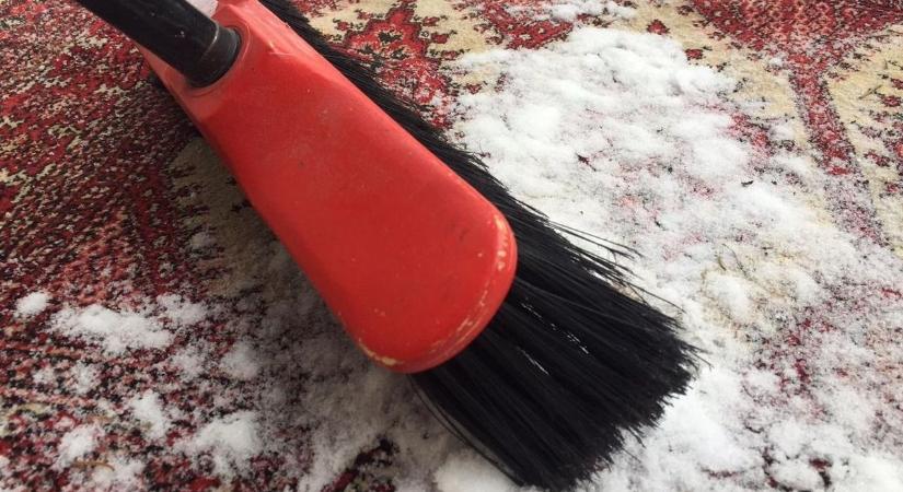 A havas időszak régen ideális volt a szőnyegek felfrissítésére, és ez a módszer ma is működik