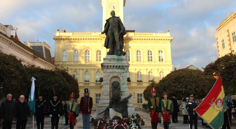 Több mint ötezer külföldi él Komáromban, a lakosság 15 százaléka nem szlovák állampolgár