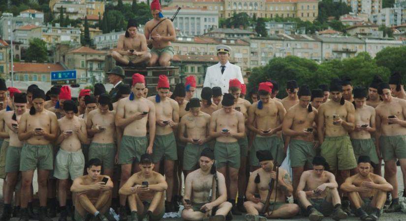 Film készült a személyiségzavaros, kokainfüggő fasiszta olasz költőről, aki 16 hónapra elfoglalta Fiumét