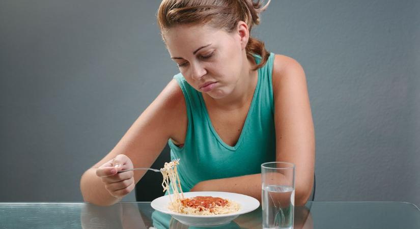 Üvegdarabok kerültek a szószba – veszélyes ételt hívott vissza a hatóság