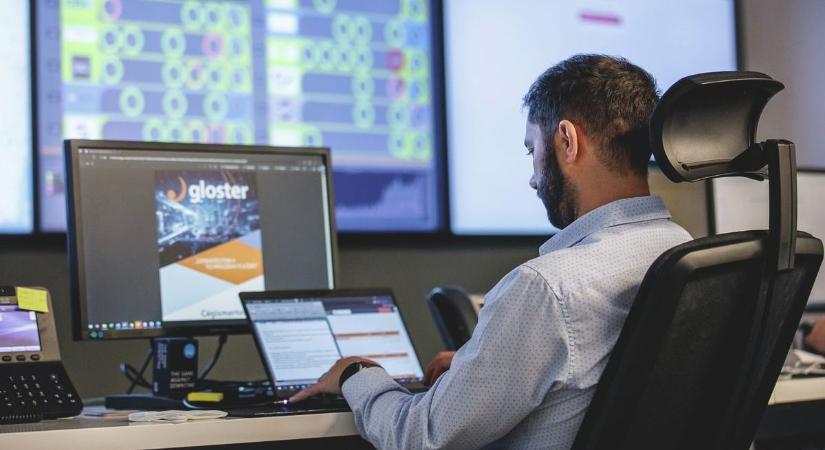 Kiváló negyedévet zárt a Gloster: rendelésállomány a csúcson, nemzetközi növekedésre hangolva – milliárdos lendülettel kezdi 2026-ot