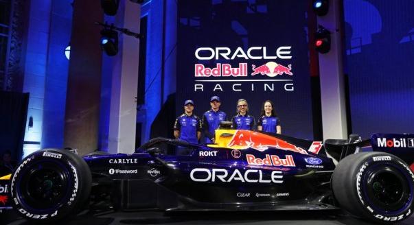 Új Red Bull és RB, pályán a Cadillac: a nap F1-es hírei egy helyen