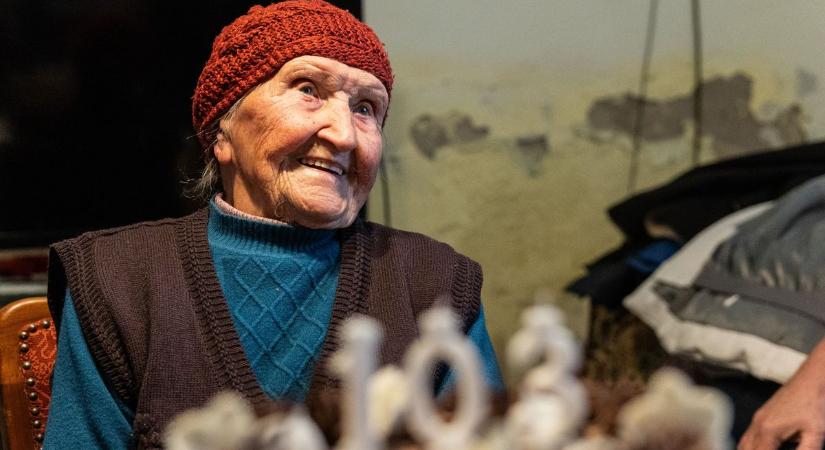 A 103 éves Juci elárulta, kik adják a legjobb tanácsokat - tündéri videón a Bakonyalja matrónája