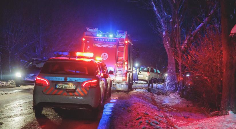 Teljes lezárás Szóládon: három autó ütközött