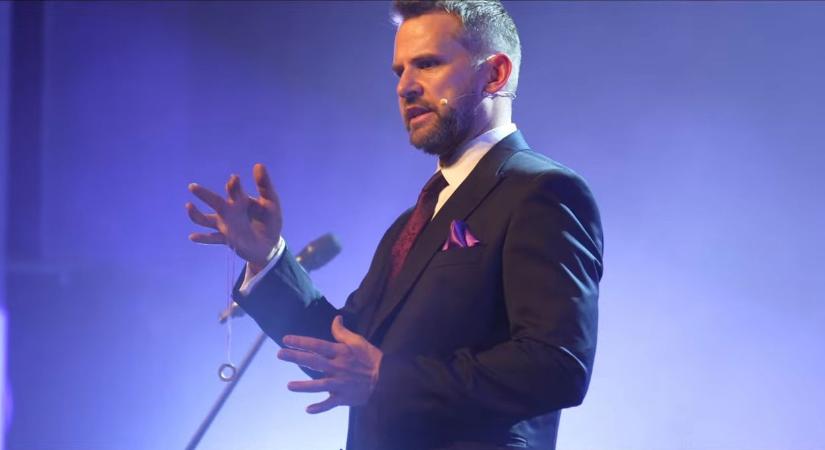 Ez az ember már tudja a 2026-os választások eredményét, és el is fogja árulni