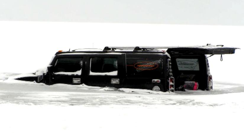 A Balatonba szakadt Hummer újra előkerült – először mutatja meg a tulajdonosa
