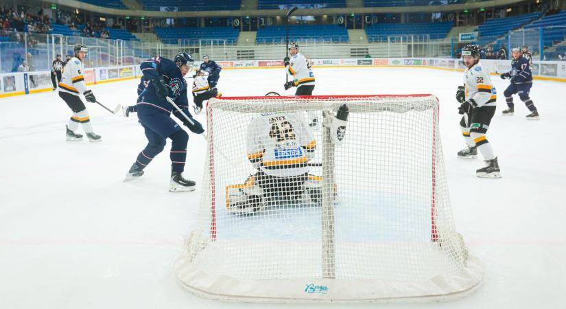 Hullámvasút Fehérvárott: csak a legvégén derült ki, a DEAC hokisai maradtak-e a tetején