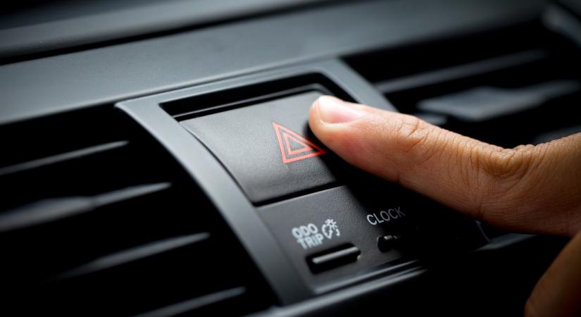 10 aranyszabály, amit meg kell tenni, ha lerobban az autó