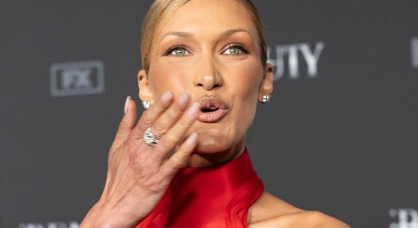 A világ egyik legszebb nője megint odatette magát